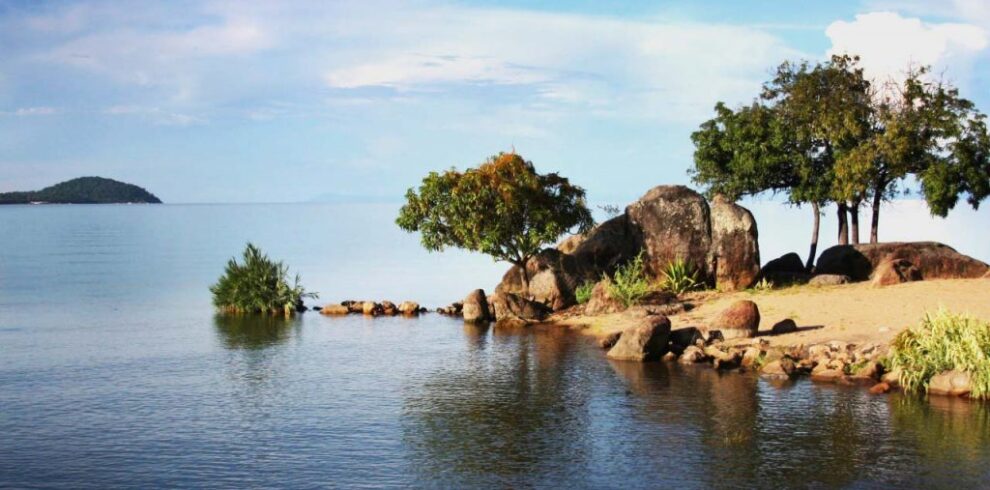 Lake-Victoria-Uganda-Largest-Lake-in-Africa-1024×643